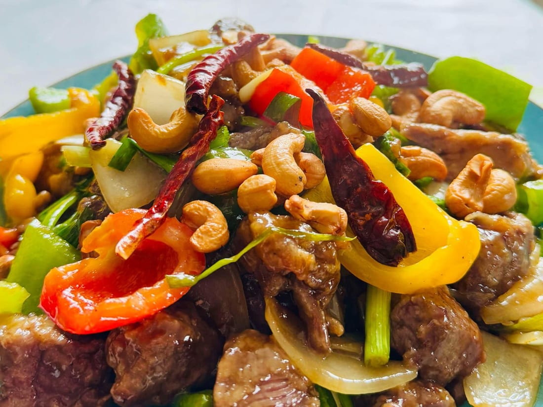 Boeuf sauté aux noix de cajou