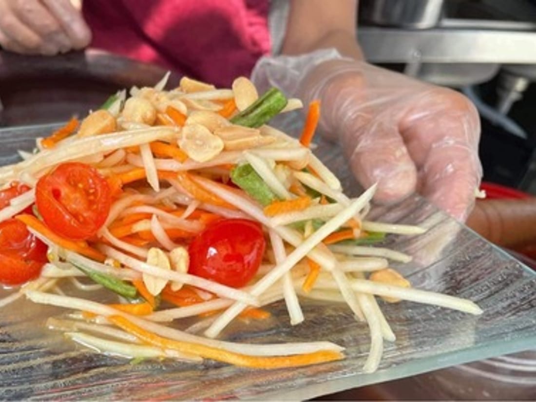 Salade de papaye fraîche préparée minute
