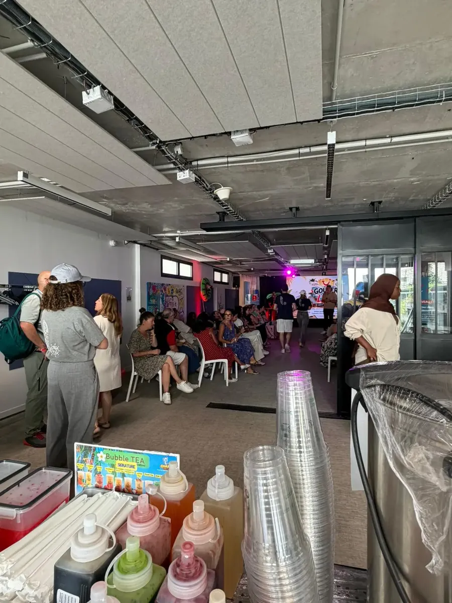 Comptoir à bubble teas installé en salle de réception — Chana Thai à Bures-sur-Yvette